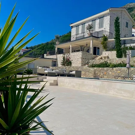 Villa Portico
